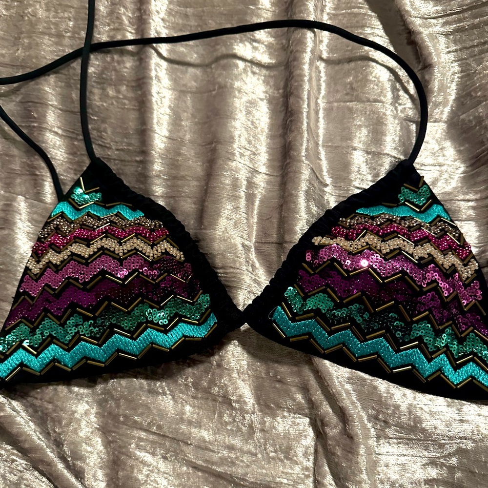 Victoria’s Secret bikini top